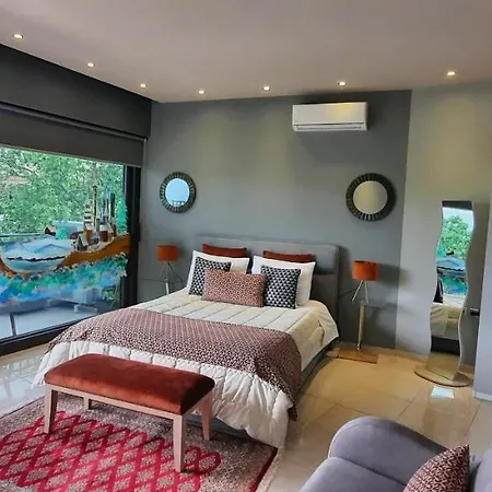 River Apartment *