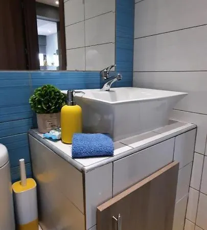 River アパート ラリサ